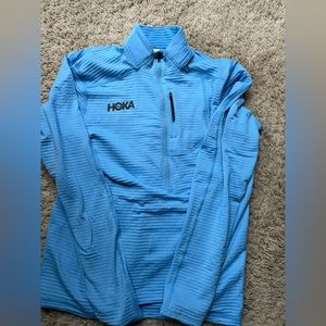 HOKA WOMENS 1/2 ZIP SIZE MEDIUM COLOR HOKA BLUE